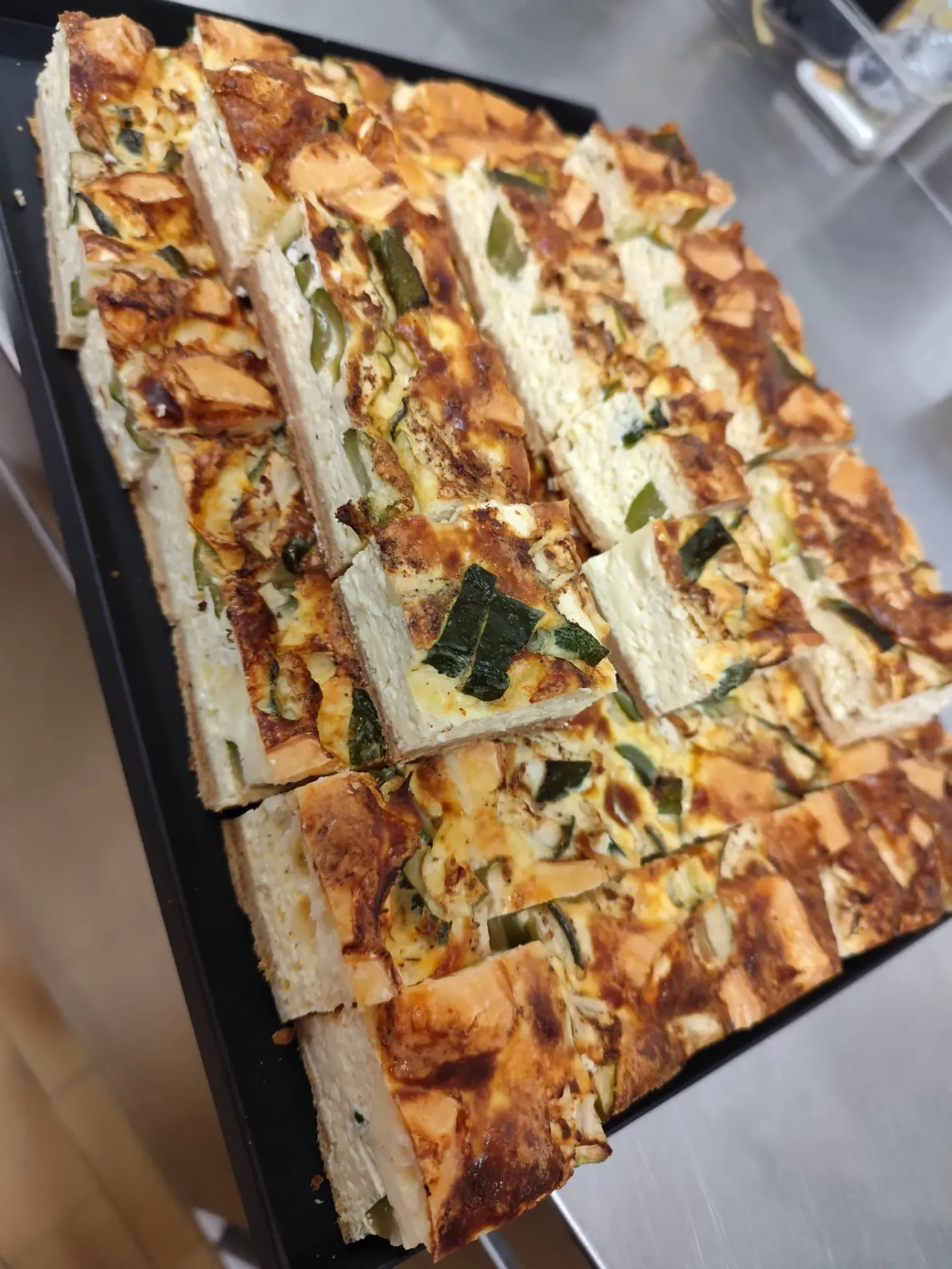 Plateau de Quiche Courgette Chèvre 48 pcs